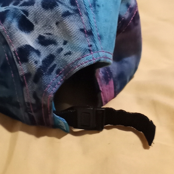 Tie dye hat - Picture 5 of 6